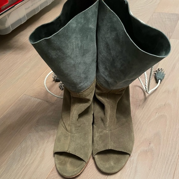 Green bootie heels - Picture 2 of 4